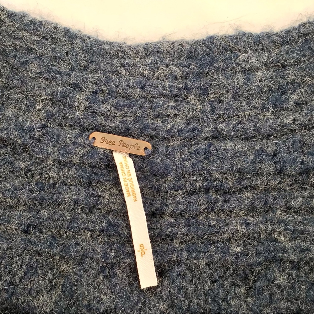 Free People Blue Short Sleeve Bat Wing Acrylic Wool Sweater Top Size Small - Picture 2 of 13